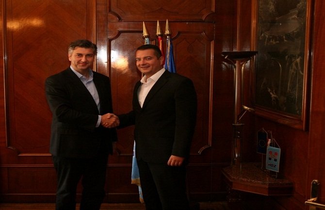 Plenković dao podršku Vuksanoviću na predstojećim izborima