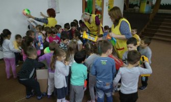 Opština Berane poklonila igračke vrtiću „Radmila Nedić“ (FOTO)