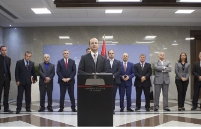 Albanski političari se sastali sa Busatijem, tema sastanka tajna