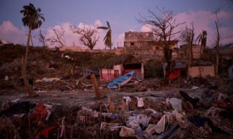 Metju uništio Haiti, hara obalom SAD