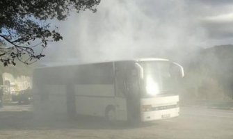 Cetinje-Budva: Zapalio se autobus,  putnici evakuisani