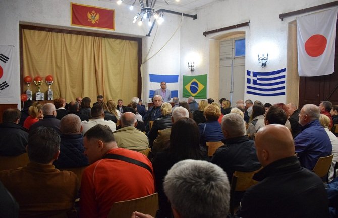 Aprcović: DPS pozitivnom kampanjom primjer protivnicima