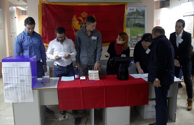 CDT: Do 20h glasalo  73.2% ili 386 970 birača