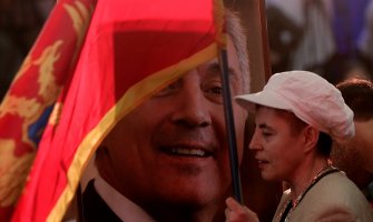 Komersant: Građani Crne Gore glasali za NATO i EU