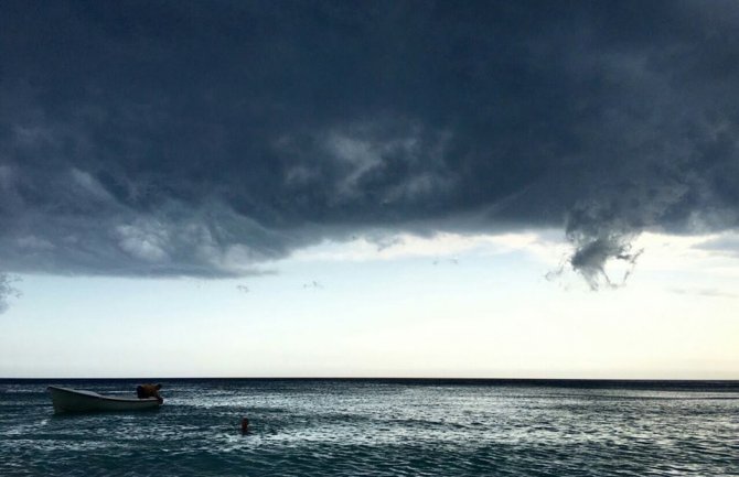 Sunčano uz kišu, do 32 stepena