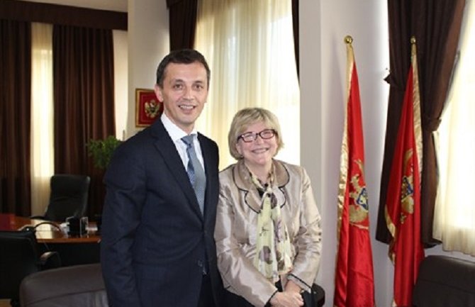 Bošković i Uehara: Ulaganje u obrazovanje je važno