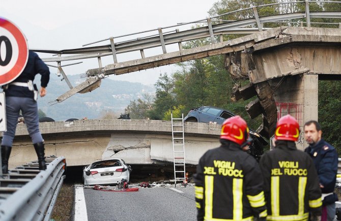 Milano: Srušio se nadvožnjak pod težinom pretovarenog kamiona, jedna osoba poginula