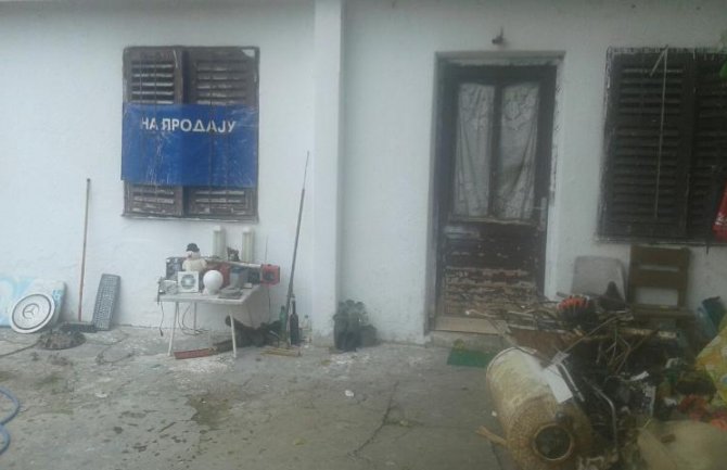 Došli u Crnu Goru za boljim životom pa 7 godina žive bez struje!