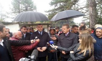 Ministar zdravlja obišao poplavljena područja i kolektivni smještaj u Beranama (FOTO)