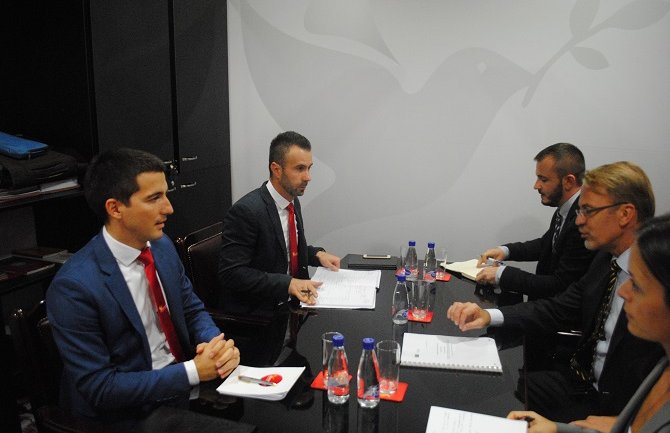 Nema pomaka u borbi protiv kriminala, 39 poslanika ne priznaje izbore, znak uzvika za mnoge