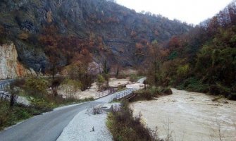 Lim se izlio u Bijelom Polju, strah od većih poplava