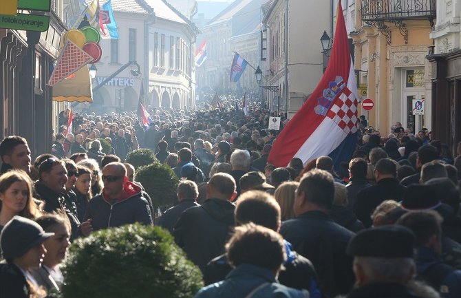 Hiljade građana u Koloni sjećanja obilježava 25. godišnjicu pada Vukovara