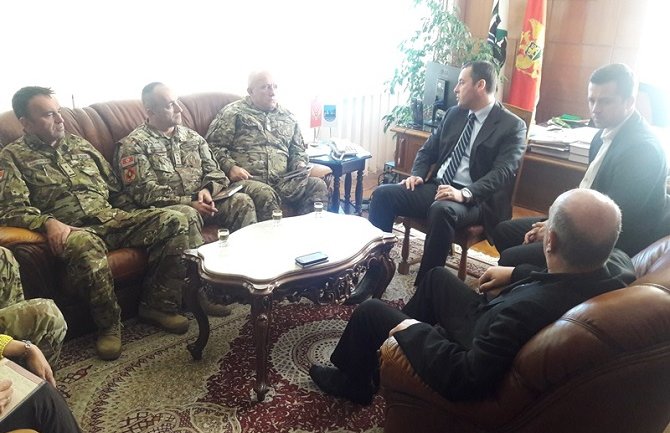 Vojska pomaže opštini Berane u sanaciji šteta nastalih uslijed poplava