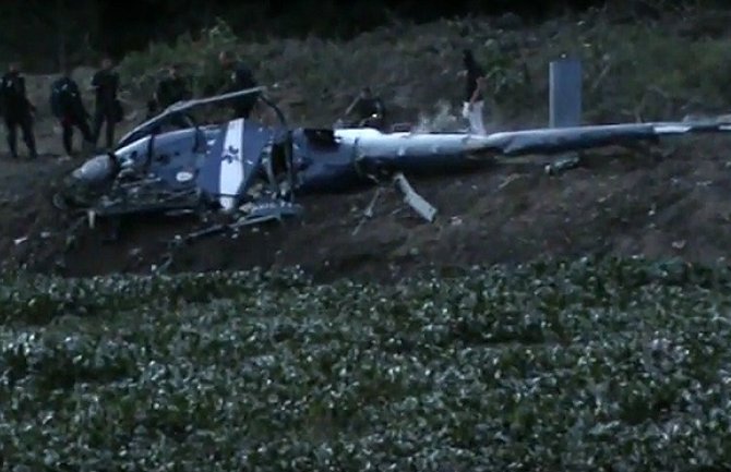 Srušio se policijski helikopter u Brazilu: Oborili ga kriminalci?(VIDEO)