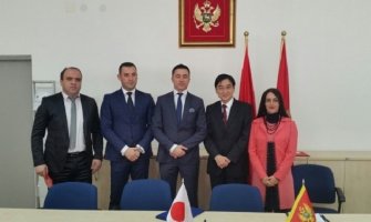 Ambasada Japana donirala specijalno vozilo Centru na Cetinju
