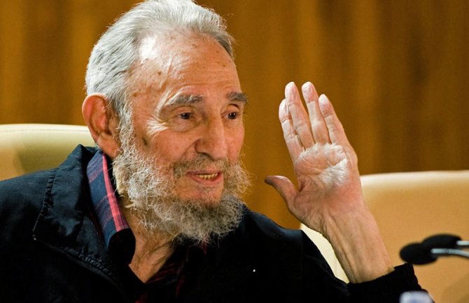 Preminuo Fidel Kastro