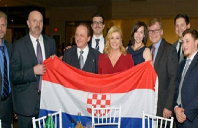 Kolinda se slikala sa ustaškom zastavom