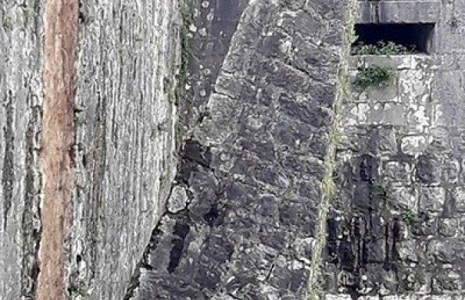 Kotor: Odvojio se dio bedema