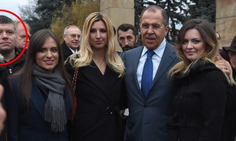 Lavrov se u Srbiji slikao sa osobom sa potjernice Interpola