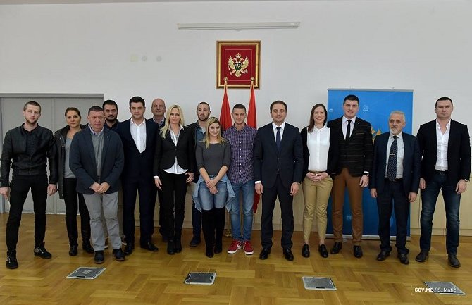 Katnić i Pejović osvojili zlato iz preduzetništva na Evropskom takmičenju