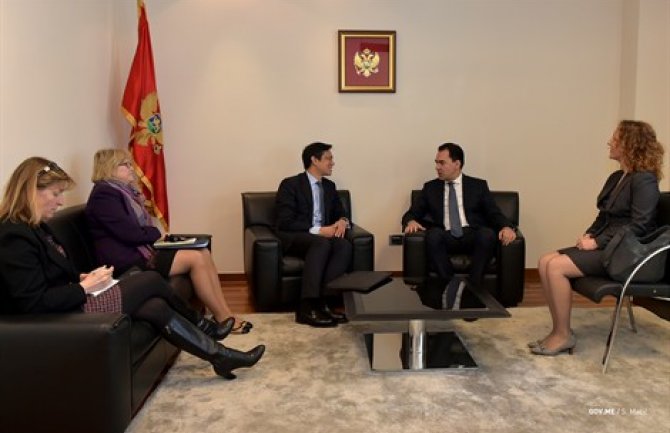 U NATO i EU ulazi crnogorsko društvo u cijelini, a ne vlast ili opozicija