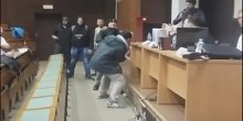 Neonacisti upali na Filozofski fakultet u Beogradu, studente tukli kaiševima (VIDEO)