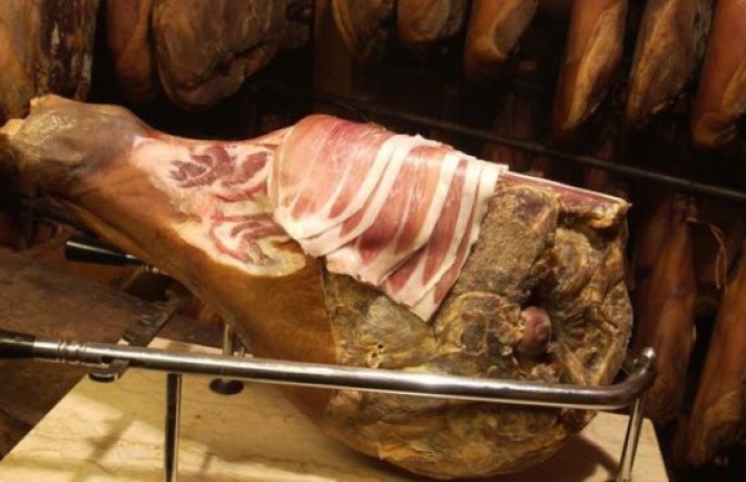 Njeguški pršut prvi zaštićeni proizvod u Crnoj Gori!