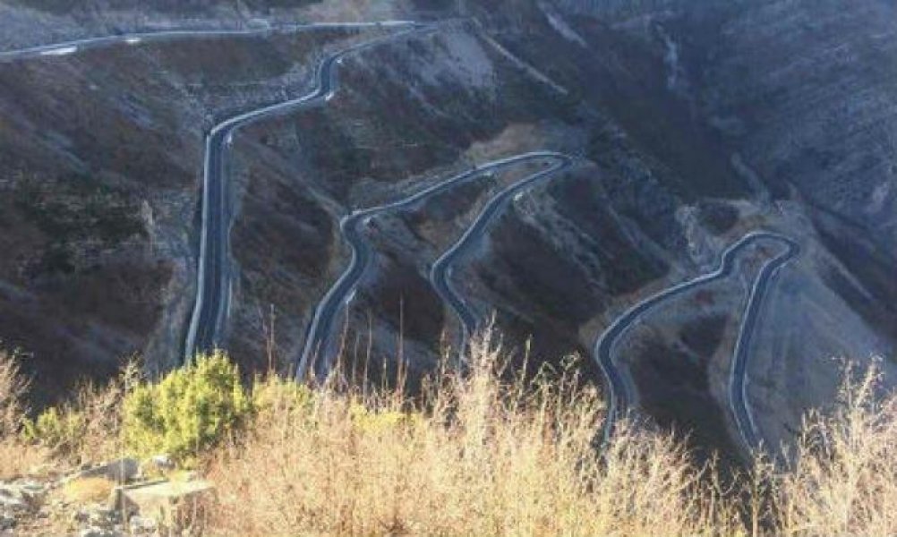 b9d281eff61f7c93d1661e318e6eee75L