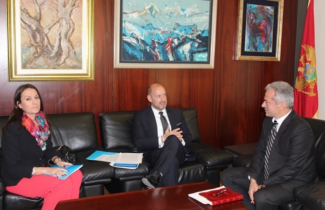 Prioritet je zaštititi djecu od siromaštva