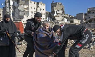 Posljednji pobunjenici i civili napuštaju Alep