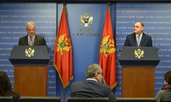 Vlada Predlogom budžeta za 2017. čuva standard ukupnog stanovništa