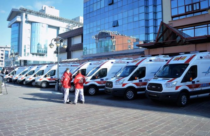 Hrapović uručio ključeve 12 reanimobila Zavodu za hitnu medicinsku pomoć(FOTO)