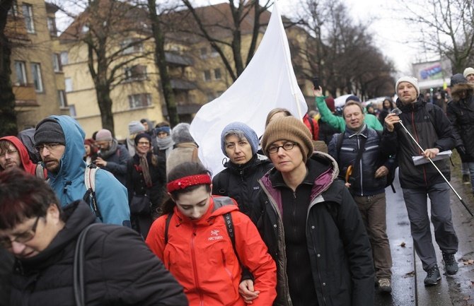 Pješice od Berlina do Sirije