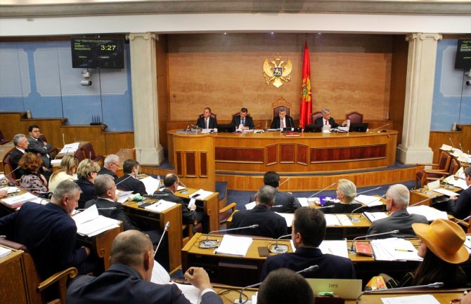 Završena rasprava o budžetu za narednu godinu, opozicija nastavila bojkot Skupštine