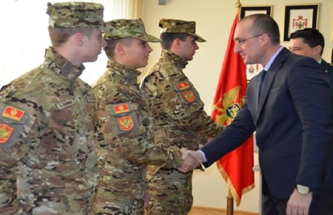 Šest kadeta položilo zakletvu