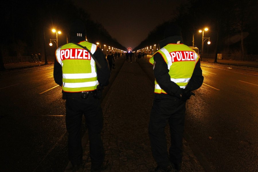 2017010122105168517577414Web