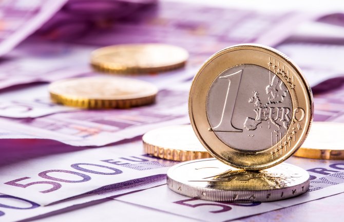 Euro danas slavi 15. rođendan