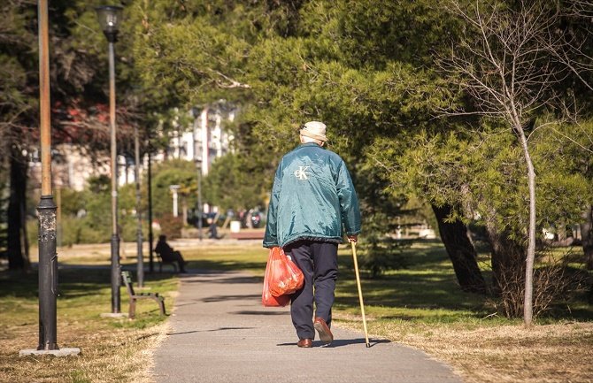 U Crnoj Gori najnižu penziju prima 8.200 penzionera