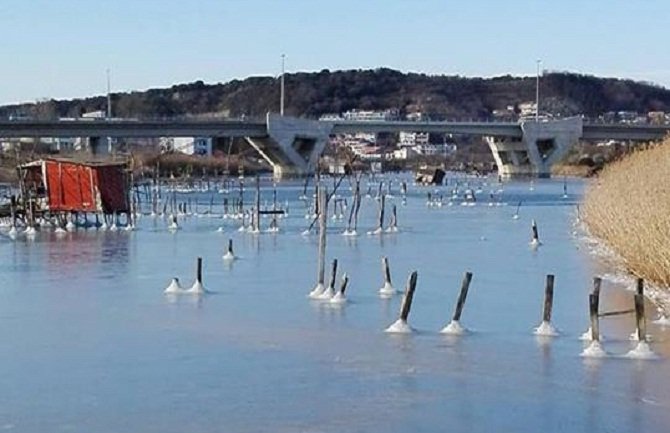 Zaledila voda u Port Mileni, nešto što se ne pamti do sada