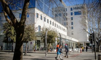 Stanovnici Podgorice uživaju u lijepom vremenu (FOTO)