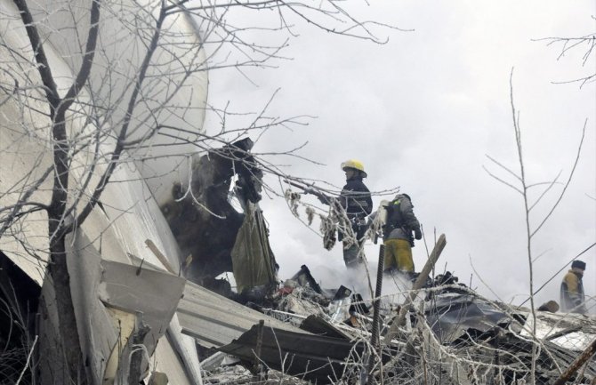 Turski avion pao u naselje, najmanje 37 stradalih(VIDEO)