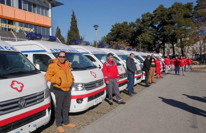 Kina donirala 12 ambulantnih vozila zdravstvenim ustanovama u Crnoj Gori