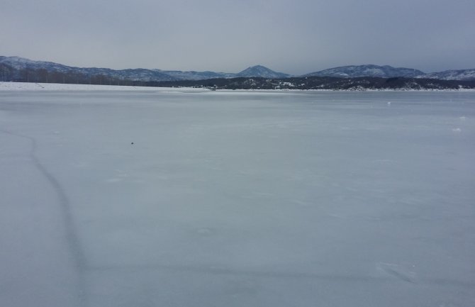 EPCG: Apel na građane da ne hodaju po zaleđenoj površini jezera