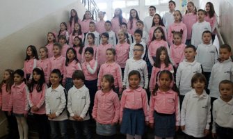 Da ne bude razlika: Od danas osnovci podgoričke škole u uniformama