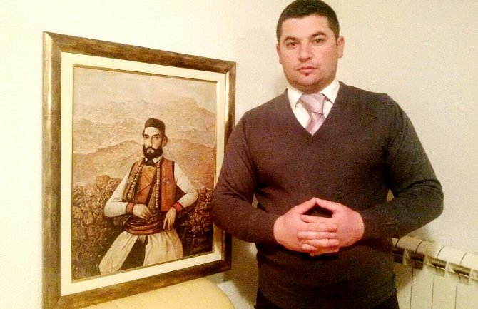 Muhović da se pod hitno izvini svim građanima Crne Gore 