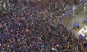 Rumunija se suočila sa najvećim protestima od 1989. (VIDEO)