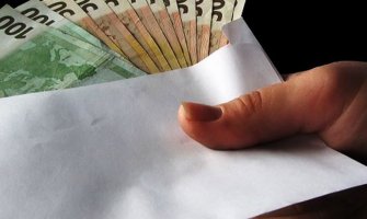 Građani i privrede se zadužili kod banaka 784,5 miliona eura