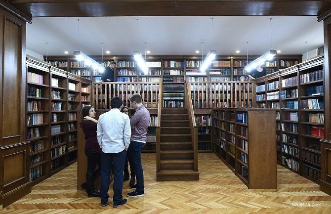 Otvorena renovirana biblioteka Gimnazije 