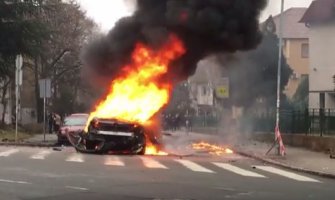 Beograd: Eksplodirao automobil u pokretu, teže povrijeđen vozač(VIDEO)