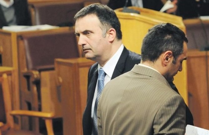 Mimoilaženje u SNP: Damjanović i Milić neće u isti poslanički klub